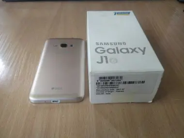 Samsung Galaxy J1 на запчасти,плата и батарейка работает