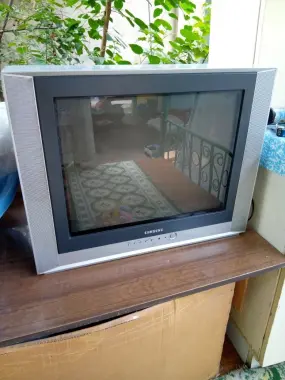 Продам б/у телевизор