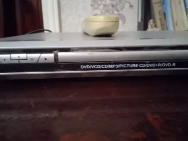 Продается проигрыватель Dvd,Cd