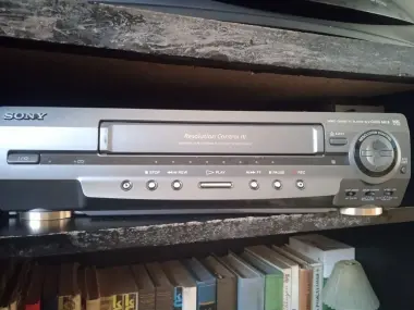 Продается проигрыватель Dvd,Cd