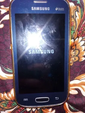 Срочно смартфон Samsung galaxy gt-s7262
