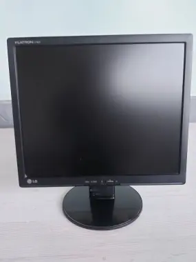 Monitorla sotiladi. 3 ta bor