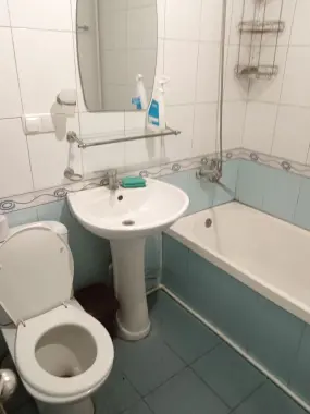 Kvartira bor 3 kishi olinadi