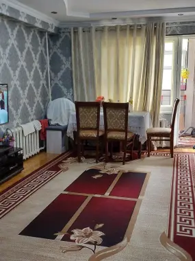 Срочна талаба кизларни куяман