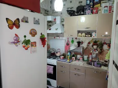 Qizlar uchun ijaraga xona bor