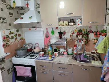 Qizlar uchun ijaraga xona bor