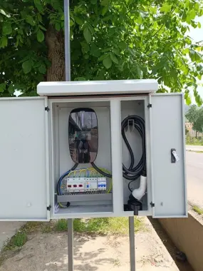 Установка зарядное устройство для Электромобилей
