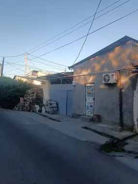 Uy sotiladi 4.35 sotix 10 ta xona uglavoyda joylashga