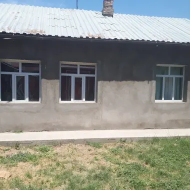 4 Сотих ховли сотилади