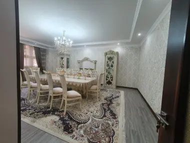 Уй сотилади Уч кахрамон, Парвоз