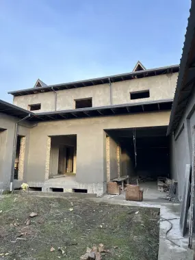 Mevazor mahalla Uy sotiladi