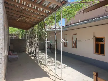 Ko`kchada 10 xonali hovli sotiladi holati yaxshi fayzli xonadon