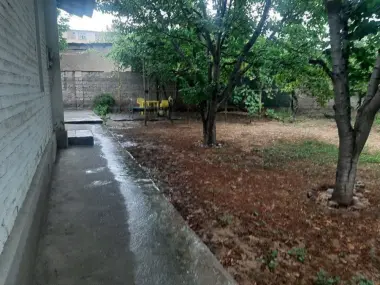 Yer sifatida uy sotiladi