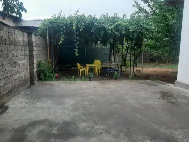 Yer sifatida uy sotiladi