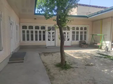 Chilonzor tumani Katta Qozirabot maxallada uy sotiladi