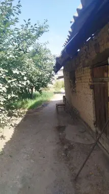 Uchastka sotiladi