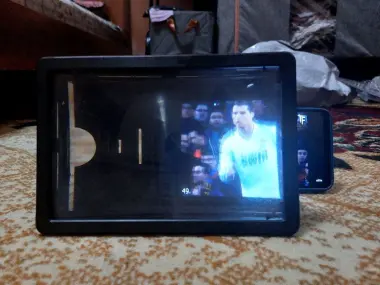 Экран 3D telefon kattalashtirgichi