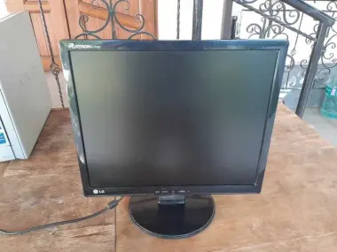 Монитор для компьютера NEC и LG