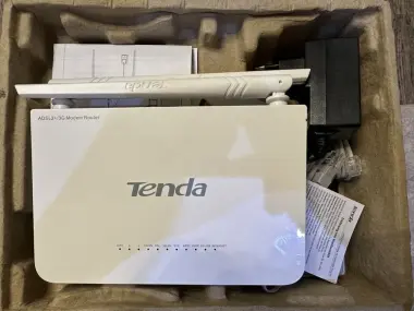 Продам роутер Tenda