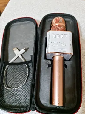 Микрофон золотой