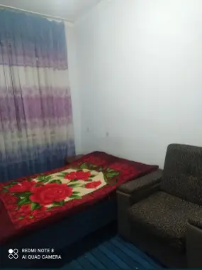 Qizla ucun ijaraga xona