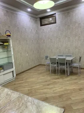 Студент қизлар учун шинам қулай покиза хона