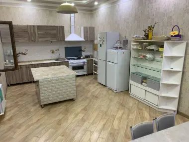 Студент қизлар учун шинам қулай покиза хона