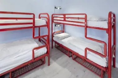 Умумий хоналар сони: 25 та 4 кишилик хона: 20 та 6 кишилик хона: 5 та