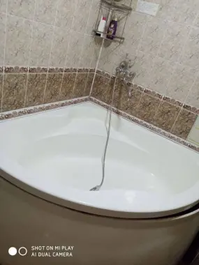 Sheriklikga o’qiydigan yoki ishlatdigan 1 ta qiz kerak