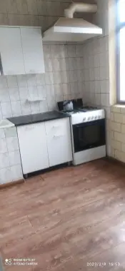Birga turishga ishonchli uzini bosvogan akuratniy qiz ayollani olamiz