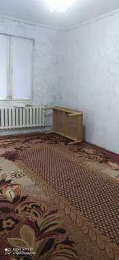 Birga turishga ishonchli uzini bosvogan akuratniy qiz ayollani olamiz