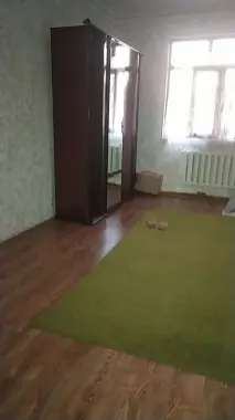 Birga turishga ishonchli uzini bosvogan akuratniy qiz ayollani olamiz
