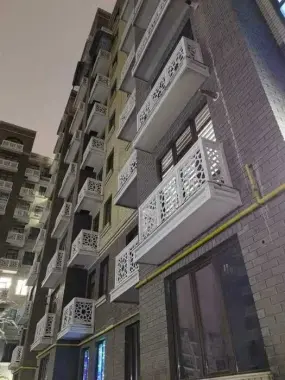 Sergeli metroni 3 bekati oldida qizlarga kvartira bor