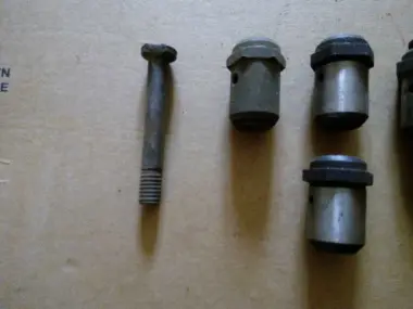 Шарнир резьбовой на ГАЗ ,Волгу