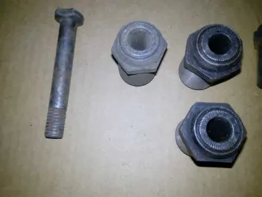 Шарнир резьбовой на ГАЗ ,Волгу