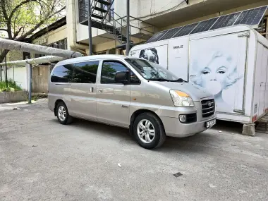 Miniven Hyundai H1. CRDI Dizel 2.5 l Хундай Н 1 2006