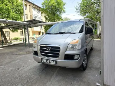 Miniven Hyundai H1. CRDI Dizel 2.5 l Хундай Н 1 2006