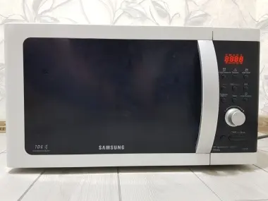 Срочно продам микроволновку Samsung 30 литр биокерамический открытие