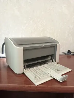 Принтер сотилади CANON LBP 3000