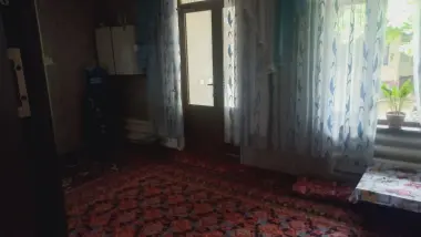 Uchtepa Xondamir uy sotiladi srochna