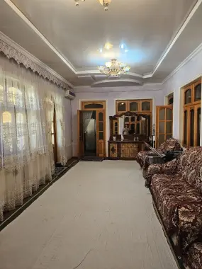 Uy sotiladi. Bektemir tuman Somonbozor mahallasida