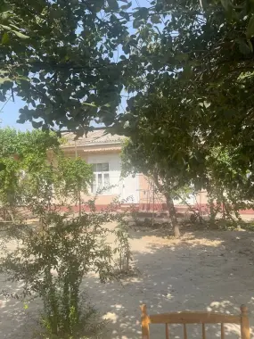 Uchastka sotiladi