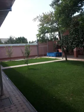 Toshkent shahrida 10xonali 6sotixli yashash uchun tayyor kotta hovli