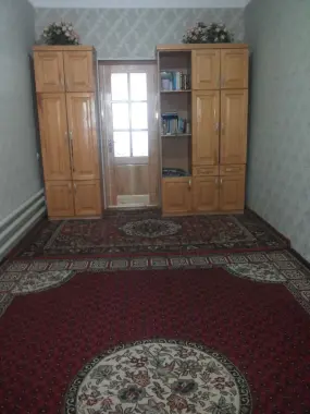 Toshkent shahrida 10xonali 6sotixli yashash uchun tayyor kotta hovli