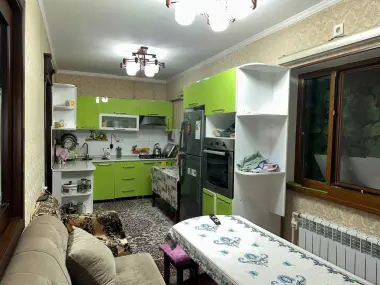 Продается квартира в массиве Хадра