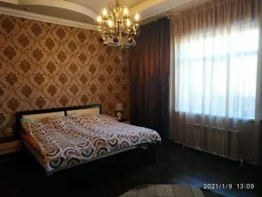 Яшнабадский р-н, мах.Гузал,4 сотки,180кв.м
