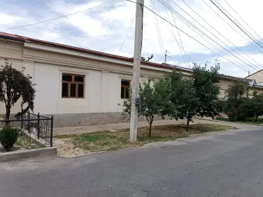 Uchastka sotiladi
