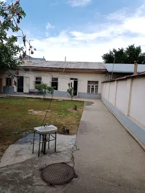 Uchastka sotiladi