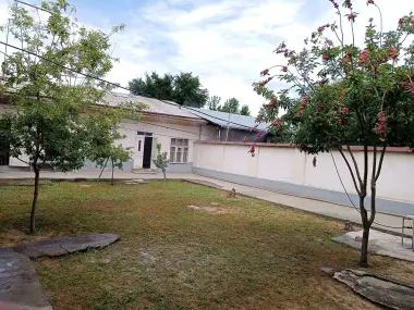 Uchastka sotiladi