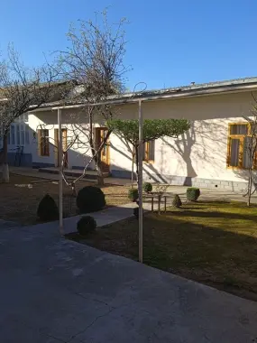 General Uzoqov kochasida uchastka sotiladi